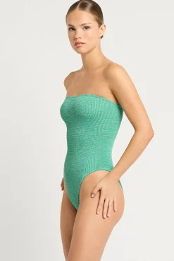 Fane One Piece*bond-eye Fashion