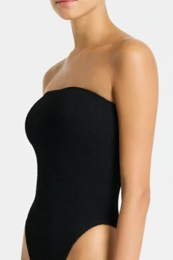 Fane One Piece*bond-eye Fashion