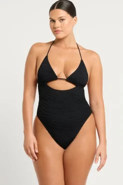 Fowler One Piece*bond-eye Hot