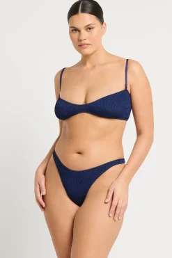 Layla Crop*bond-eye Hot